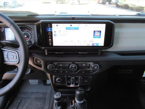 New 2026 Jeep Gladiator Sport image 20