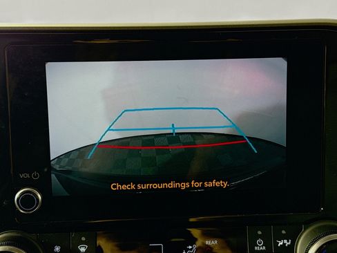 Certified 2023 Toyota Highlander LE image 15