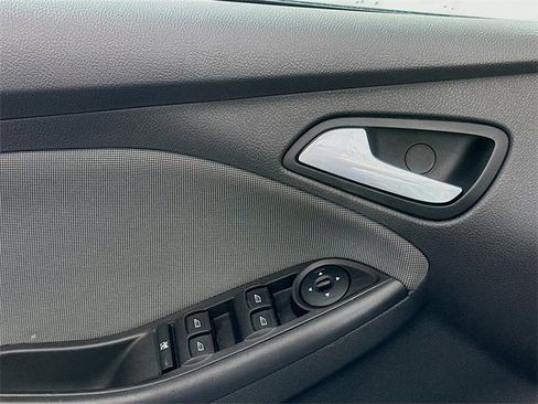 Used 2014 Ford Focus SE image 16