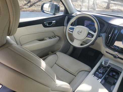 Certified 2025 Volvo XC60 B5 Ultra image 22