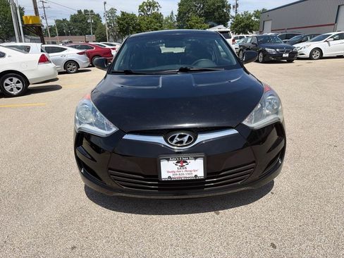 Used 2015 Hyundai Veloster FWD image 3