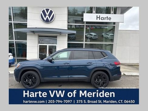 Certified 2022 Volkswagen Atlas SE w/ Black Wheel Package AWD/4WD image 1