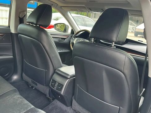 Used 2013 Lexus ES 350 FWD image 20