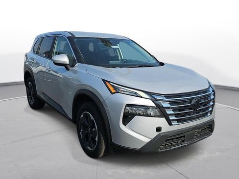 Used 2025 Nissan Rogue SV AWD/4WD image 4