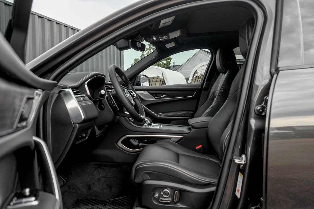 New 2026 Jaguar F-PACE R-Dynamic S AWD/4WD image 10