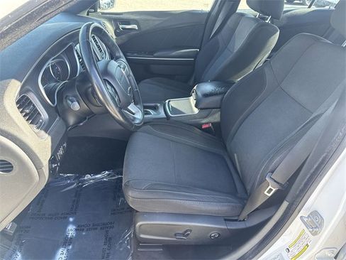 Used 2016 Dodge Charger SXT image 14