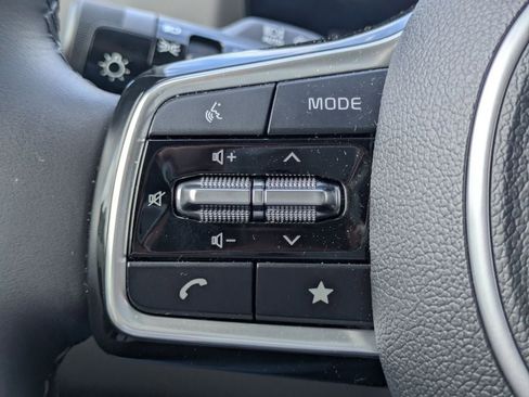 Used 2025 Kia Carnival SX Prestige image 26