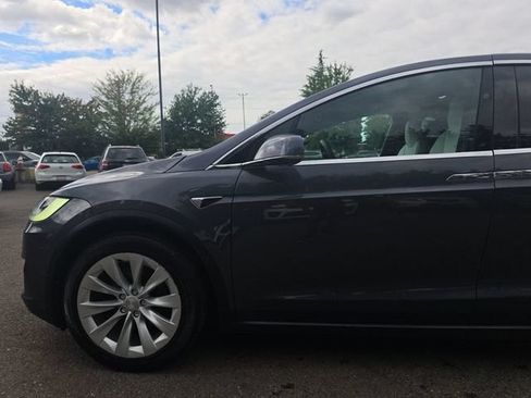 Used 2021 Tesla Model X Long Range AWD/4WD image 25