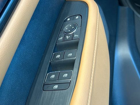 New 2026 Nissan Armada SL w/ Captain's Chari Seat Package image 10