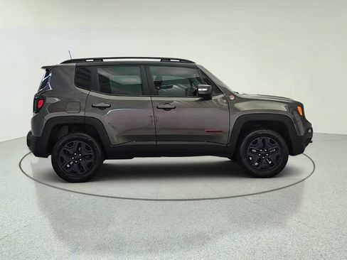 Used 2018 Jeep Renegade Trailhawk AWD/4WD image 7