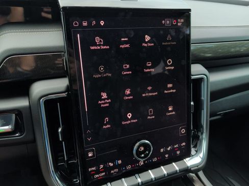 Used 2026 GMC Yukon Elevation w/ Elevation Premium Package AWD/4WD image 19