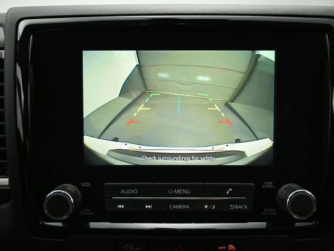 Used 2024 Nissan Frontier SV AWD/4WD image 16