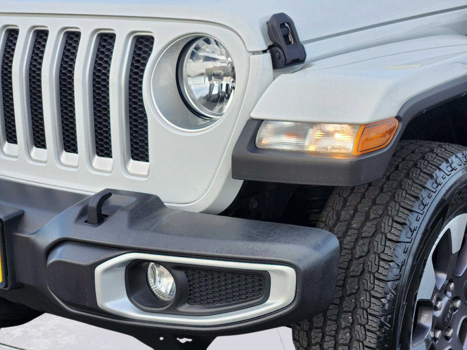 Used 2021 Jeep Wrangler Unlimited Sahara AWD/4WD image 9