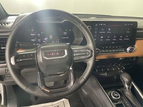 Used 2025 GMC Canyon AT4 image 12