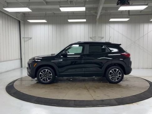 Used 2024 Chevrolet TrailBlazer LT w/ Convenience Package FWD image 5