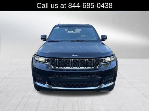 New 2025 Jeep Grand Cherokee L Laredo image 2