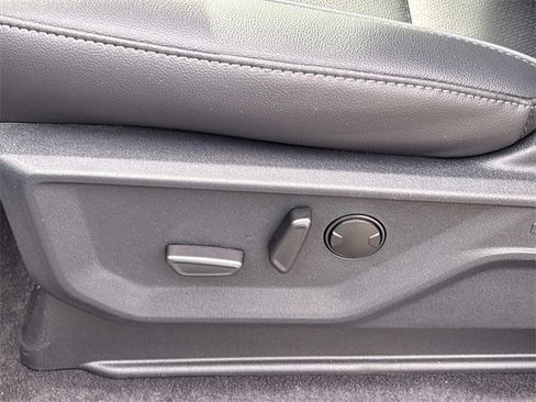 New 2025 Ford F150 Lariat w/ Equipment Group 501A Mid image 24