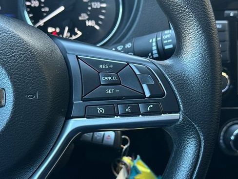 Used 2020 Nissan Rogue S FWD image 27