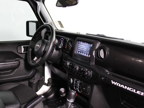 Used 2020 Jeep Wrangler Unlimited Sport AWD/4WD image 19