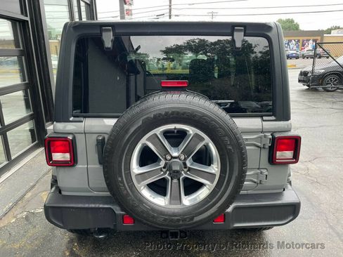 Used 2021 Jeep Wrangler Unlimited Sahara w/ Dual Top Group AWD/4WD image 7