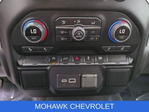 Certified 2022 Chevrolet Silverado 1500 LT AWD/4WD image 19