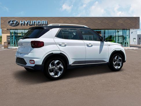 New 2025 Hyundai Venue Limited image 8