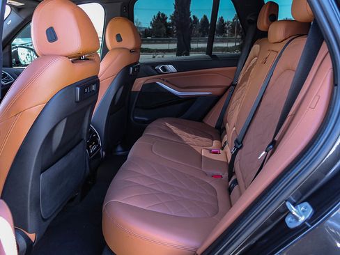 Used 2023 BMW X5 xDrive40i w/ Parking Assistance Package image 18