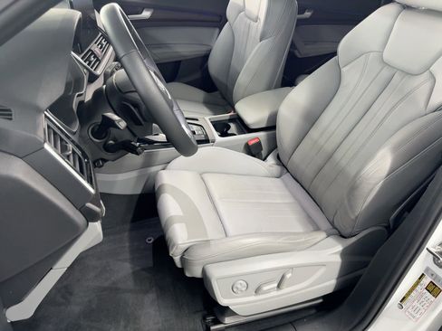 Used 2025 Audi Q5 e Premium Plus image 5