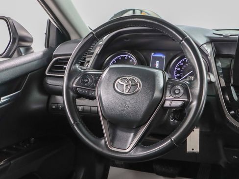 Used 2022 Toyota Camry SE FWD image 12