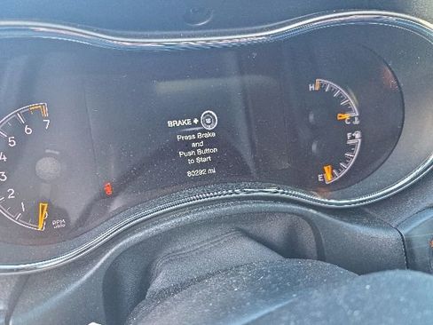 Used 2020 Jeep Grand Cherokee Altitude AWD/4WD image 3
