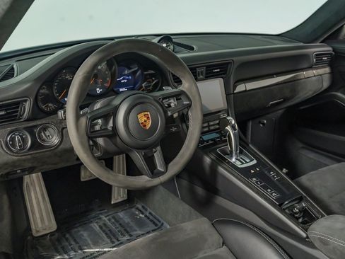 Used 2018 Porsche 911 GT3 RWD image 18