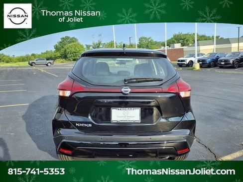 New 2025 Nissan Kicks Play S image 4