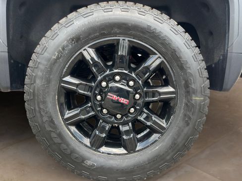 Used 2024 GMC Sierra 2500 AT4 w/ AT4 Premium Plus Package AWD/4WD image 25