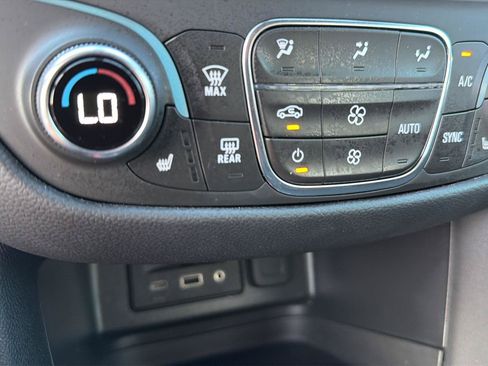 Used 2024 Chevrolet Equinox LT FWD image 26