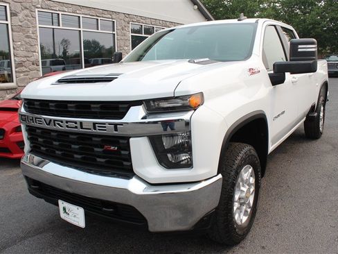 Used 2021 Chevrolet Silverado 2500 LT w/ Z71 Off-Road Package AWD/4WD image 2