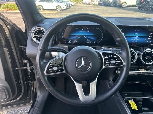 Used 2023 Mercedes-Benz GLB 250 4MATIC w/ Premium Package image 13