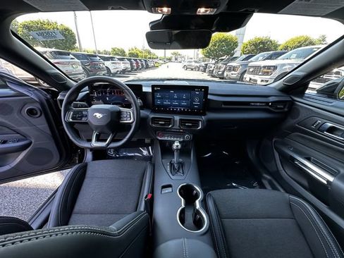 Certified 2026 Ford Mustang Convertible RWD image 3