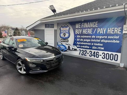 Used 2018 Honda Accord Touring image 1