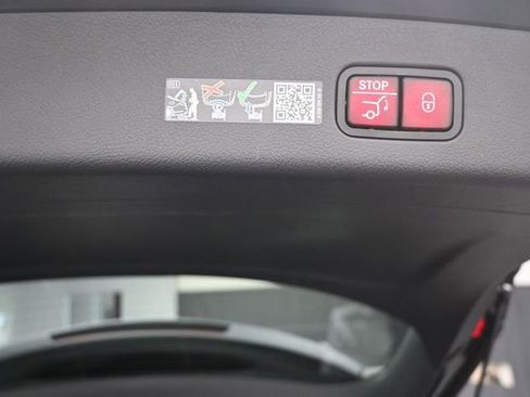 Used 2026 Mercedes-Benz GLC 300 image 26