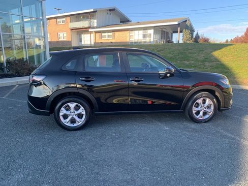 Used 2023 Honda HR-V LX image 7