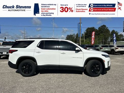 Used 2023 Chevrolet Traverse LT FWD image 6