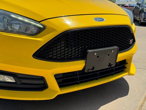 Used 2017 Ford Focus ST FWD image 43