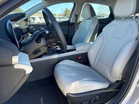 New 2026 Hyundai Elantra Limited image 8