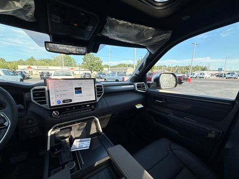 New 2026 Toyota Tundra Platinum AWD/4WD image 13