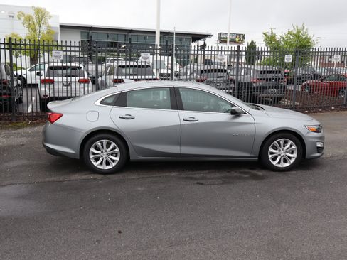 Used 2024 Chevrolet Malibu LT FWD image 11