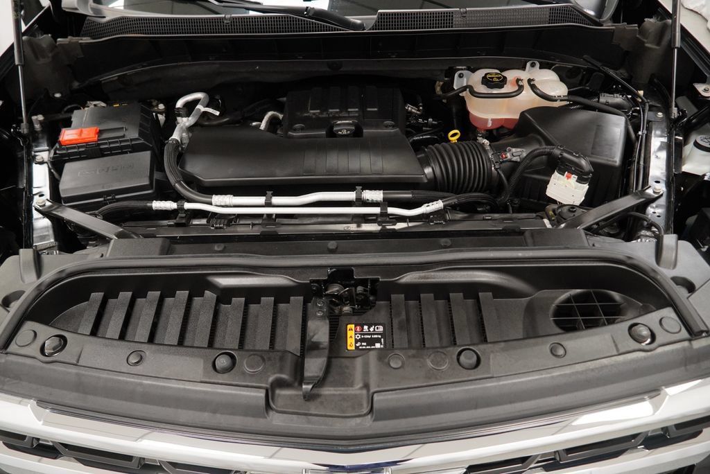 Used 2024 Chevrolet Silverado 1500 LT AWD/4WD image 44