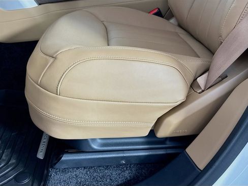 New 2026 Land Rover Range Rover SE image 22