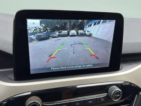 Used 2020 Ford Escape SE image 21