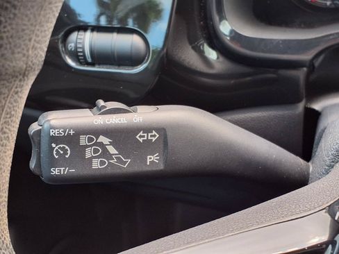 Used 2017 Volkswagen Beetle 1.8T S FWD image 13