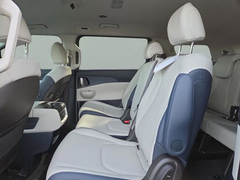 New 2026 Kia Carnival EX FWD image 14